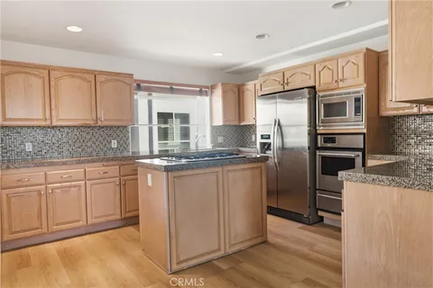 $7,700 | 200 North Catalina Avenue, Unit F, Redondo Beach, CA 90277