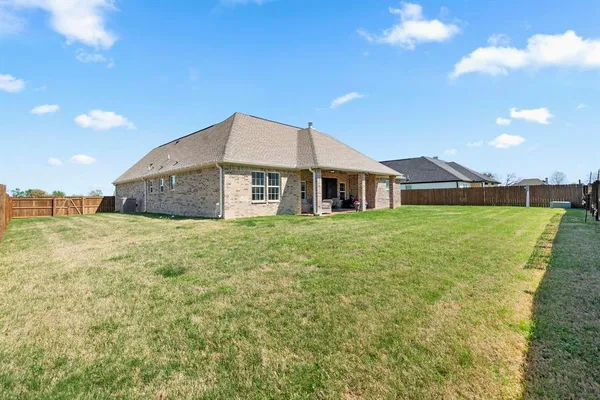 $2,300 | 1000 Stone Hill Street, Mount Pleasant, TX 75455