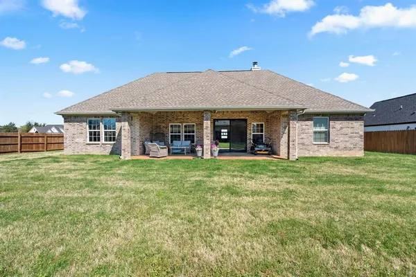 $2,300 | 1000 Stone Hill Street, Mount Pleasant, TX 75455