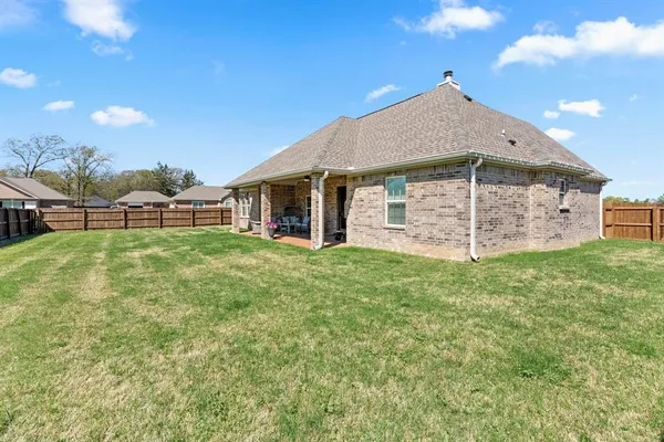 $2,300 | 1000 Stone Hill Street, Mount Pleasant, TX 75455