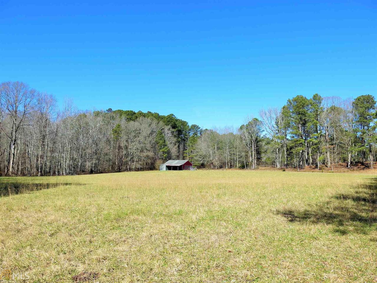 a view of an outdoor space and a yard