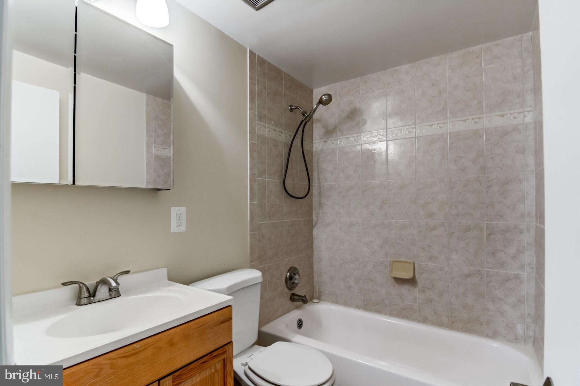 13535 Delaney Road Woodbridge, VA 22193 - Photo 11 of 38 Gallery Image 11