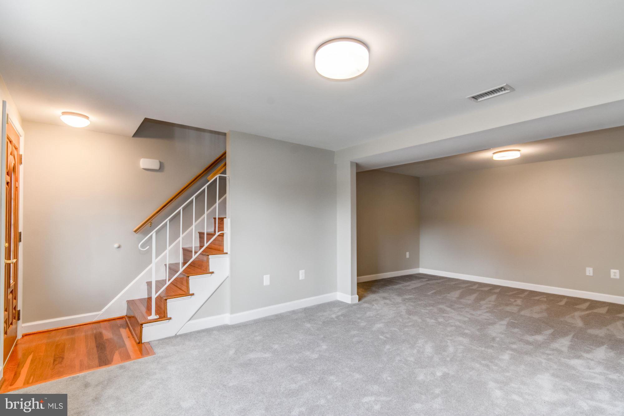 13535 Delaney Road Woodbridge, VA 22193 - Photo 5 of 38 Gallery Image 5