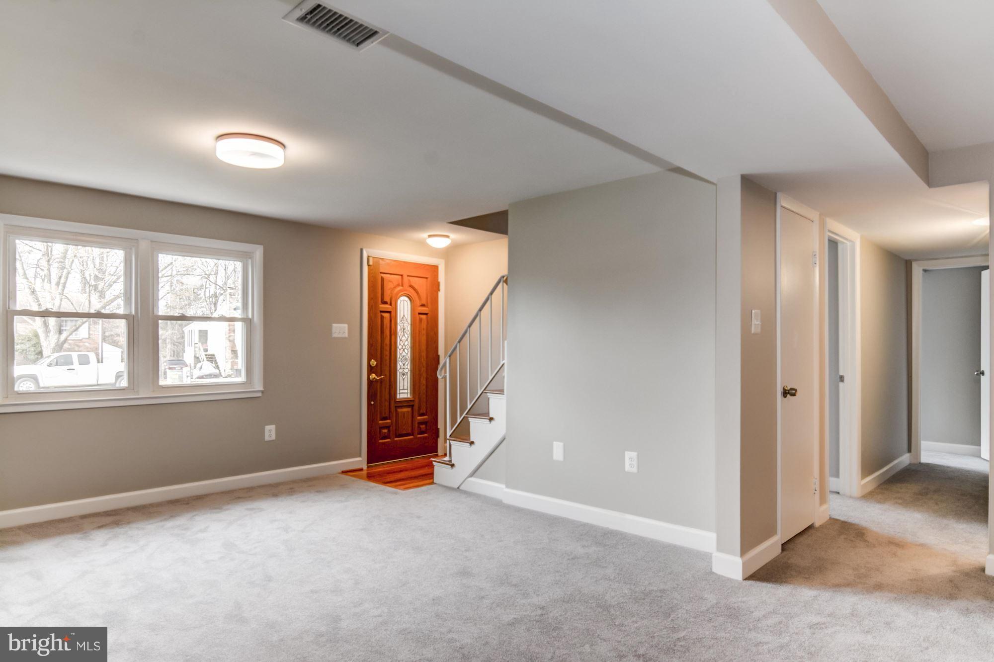 13535 Delaney Road Woodbridge, VA 22193 - Photo 7 of 38 Gallery Image 7