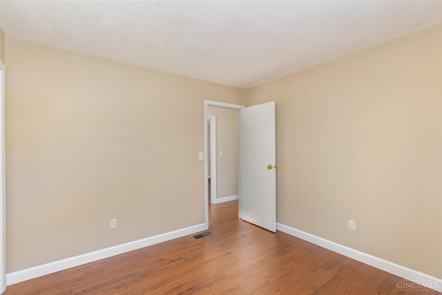 9806 Gustin Rider Road Blanchester, OH 45107 - Photo 13 of 33 Gallery Image 13