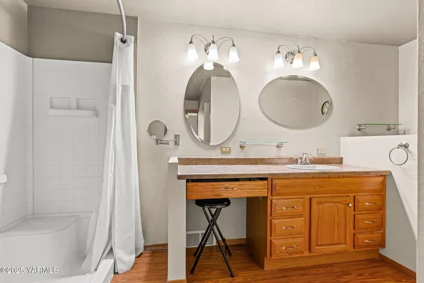 a view of empty room