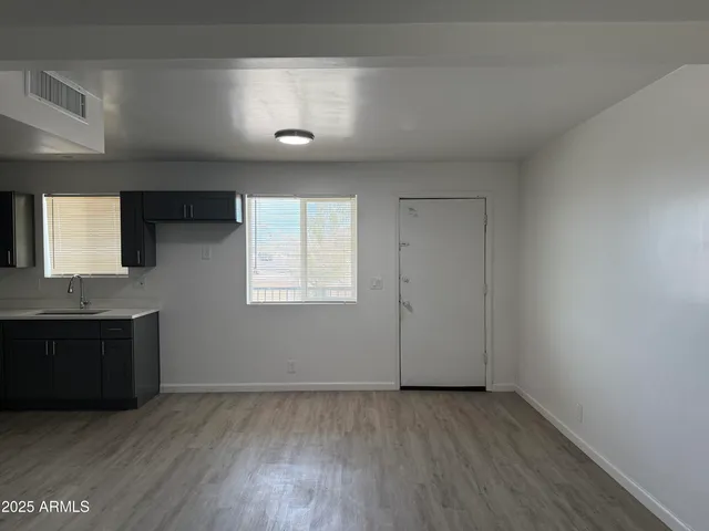 $1,100 | 4619 South 16th Street, Unit 8, Phoenix, AZ 85040