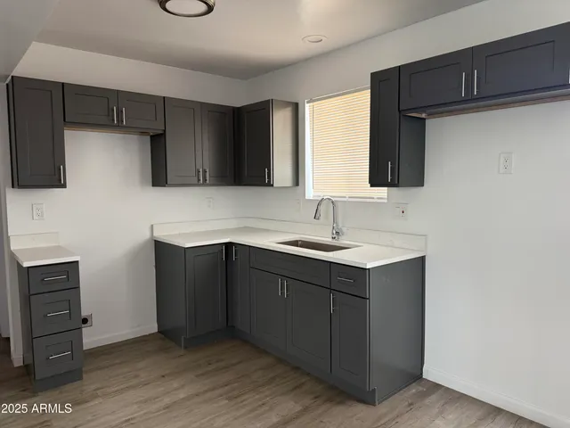 $1,100 | 4619 South 16th Street, Unit 8, Phoenix, AZ 85040