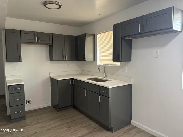 $1,100 | 4619 South 16th Street, Unit 8, Phoenix, AZ 85040
