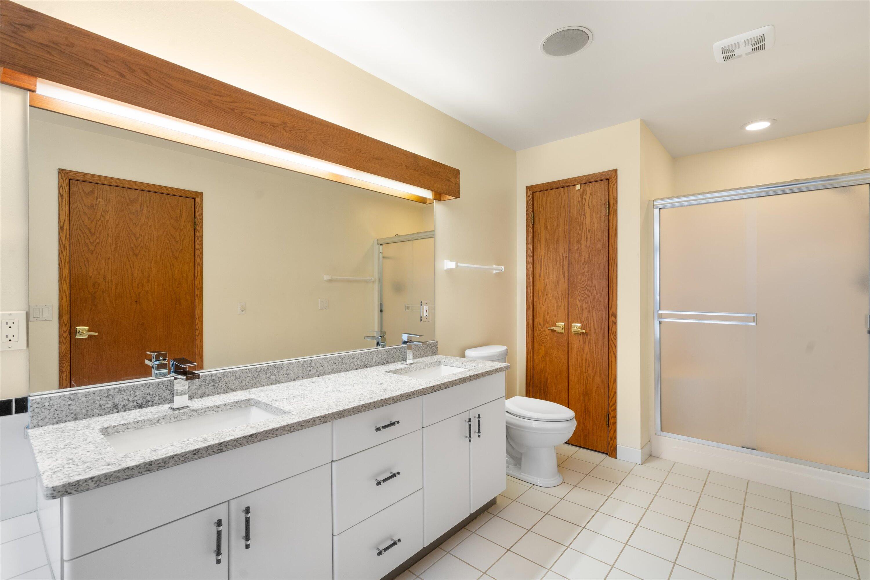 1249 North Lost Woods Road Summit, WI 53066 - Photo 20 of 79 Primary Bath