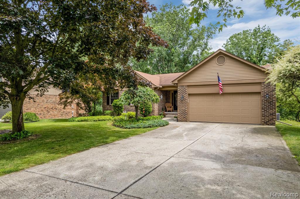 719 Ten Point Drive Rochester Hills, MI 48309 - Photo 1 of 43
