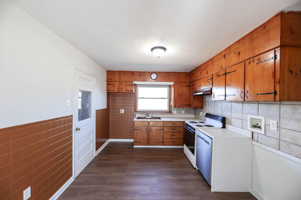 532 54th Street Lubbock, TX 79404 - Photo 5 of 19 532_54THST_ANNAPURDUE_2026-16