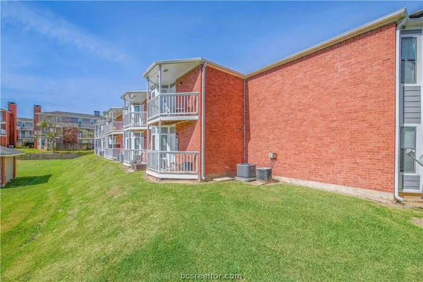 $975 | 4441 Old College Road, Unit 2105, Bryan, TX 77801