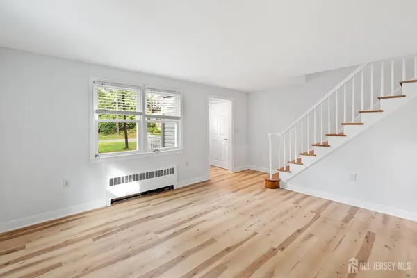 $3,200 | 174 Alcoa Avenue, Edison, NJ 08837