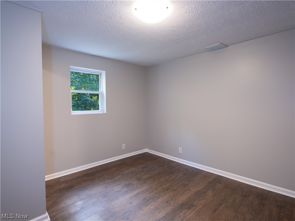 9859 Chardon Road Chardon, OH 44024 - Photo 9 of 22 Gallery Image 9