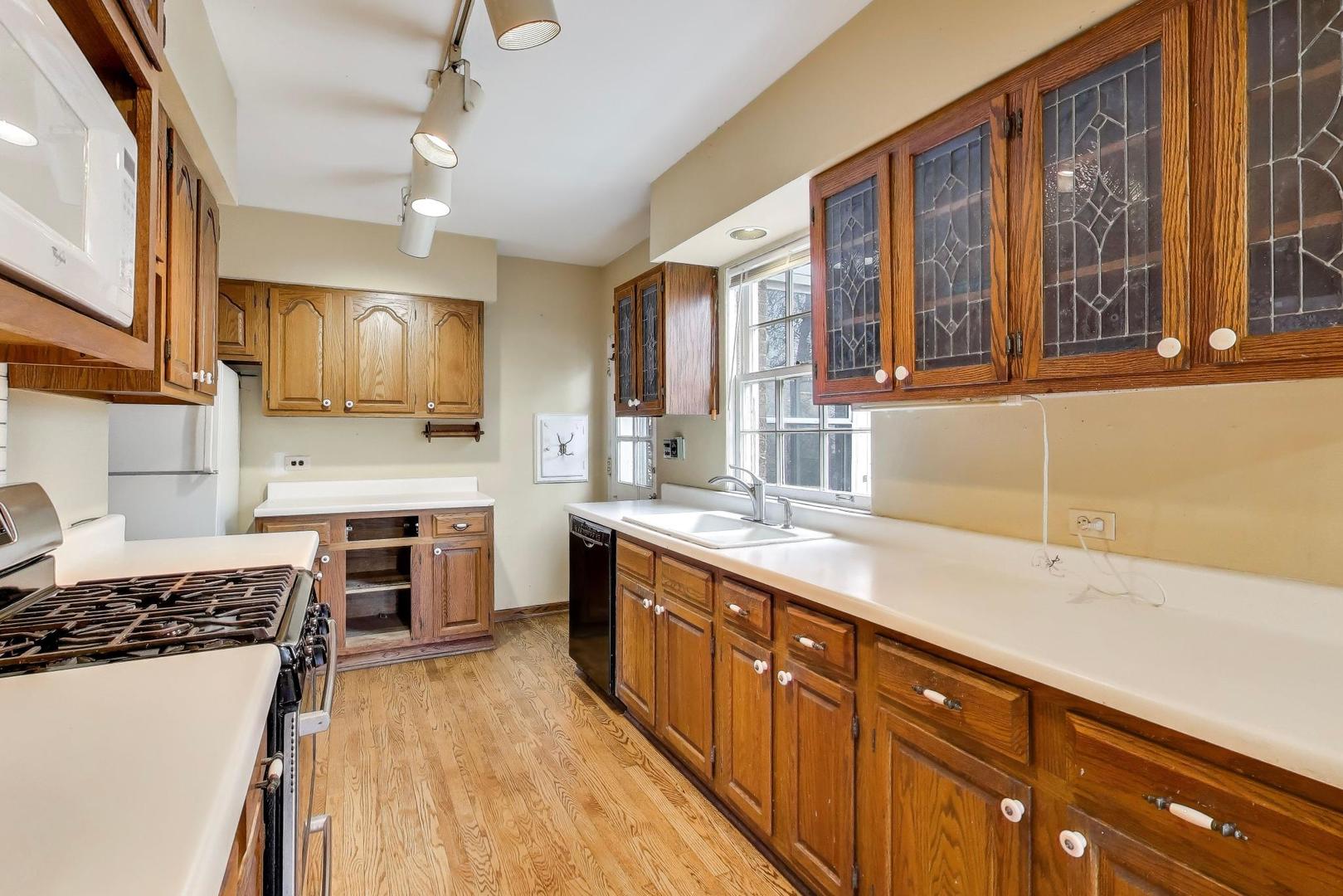 701 Elmore Street Park Ridge, IL 60068 - Photo 11 of 33