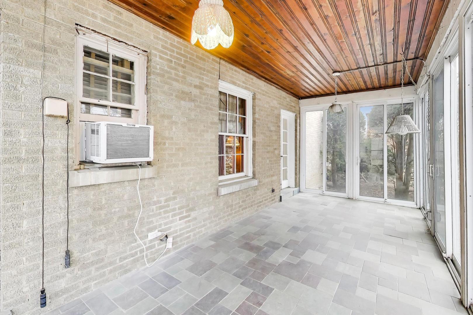 701 Elmore Street Park Ridge, IL 60068 - Photo 14 of 33