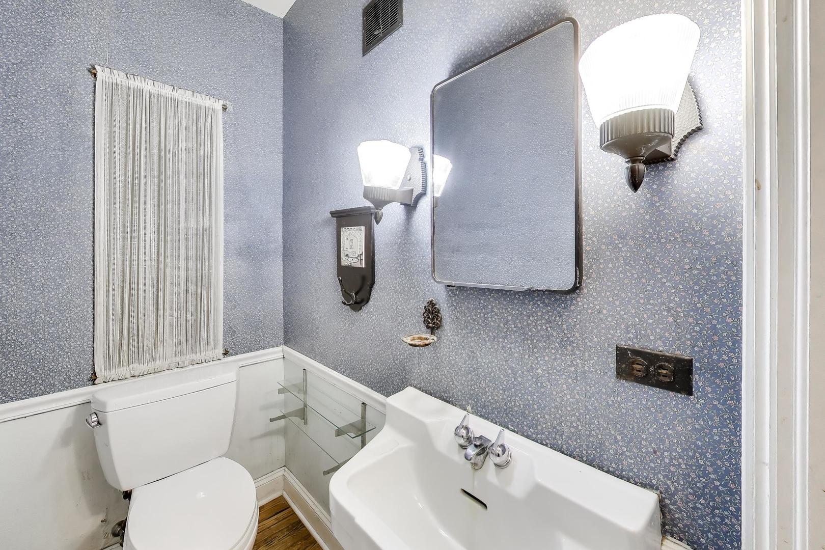 701 Elmore Street Park Ridge, IL 60068 - Photo 15 of 33