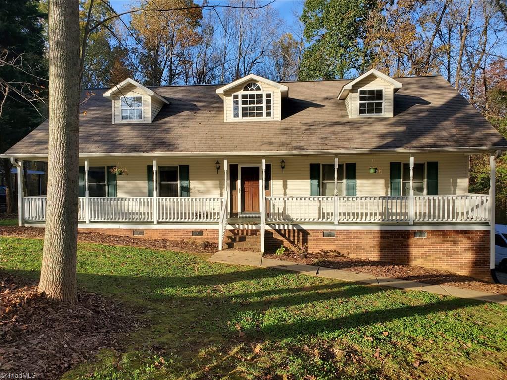 1407 Sullivan Road Thomasville, NC 27360 - Photo 1 of 16