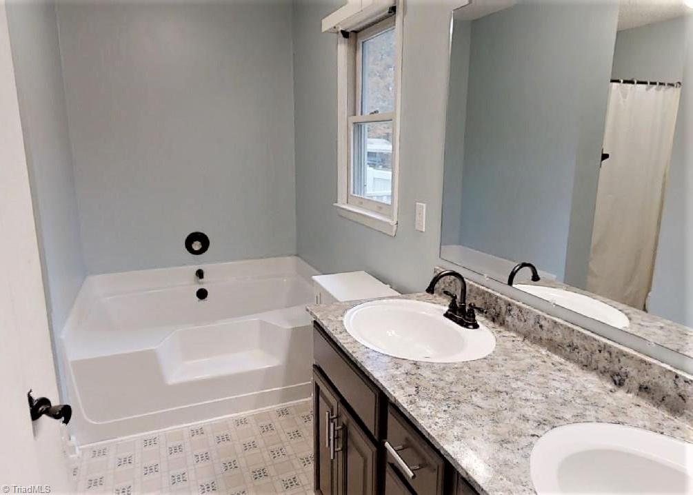 1407 Sullivan Road Thomasville, NC 27360 - Photo 14 of 16