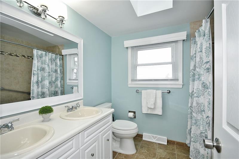 120 Leon Road Pittsburgh, PA 15220 - Photo 24 of 43 Gallery Image 24