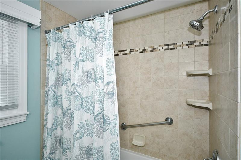 120 Leon Road Pittsburgh, PA 15220 - Photo 25 of 43 Gallery Image 25