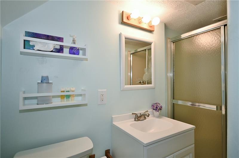120 Leon Road Pittsburgh, PA 15220 - Photo 33 of 43 Gallery Image 33