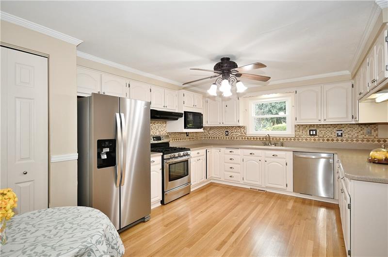 120 Leon Road Pittsburgh, PA 15220 - Photo 10 of 43 Gallery Image 10