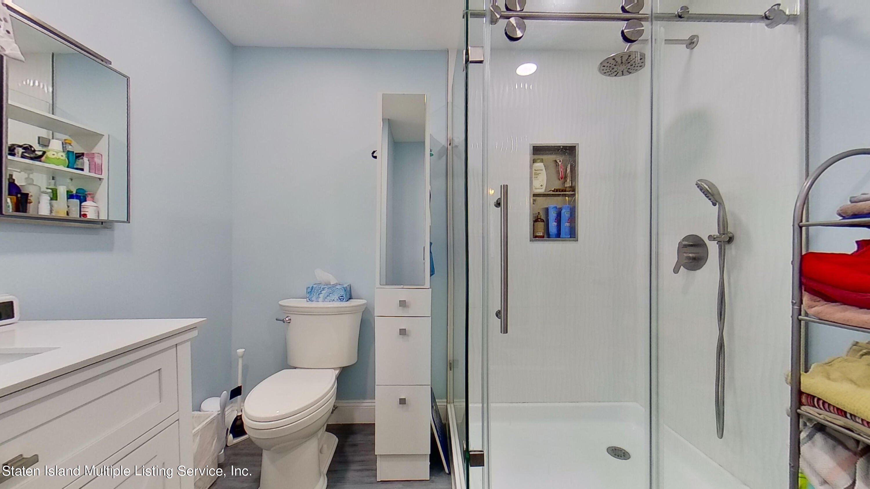 41 Rugby Avenue Staten Island, NY 10301 - Photo 26 of 45 20Aupstairsbath