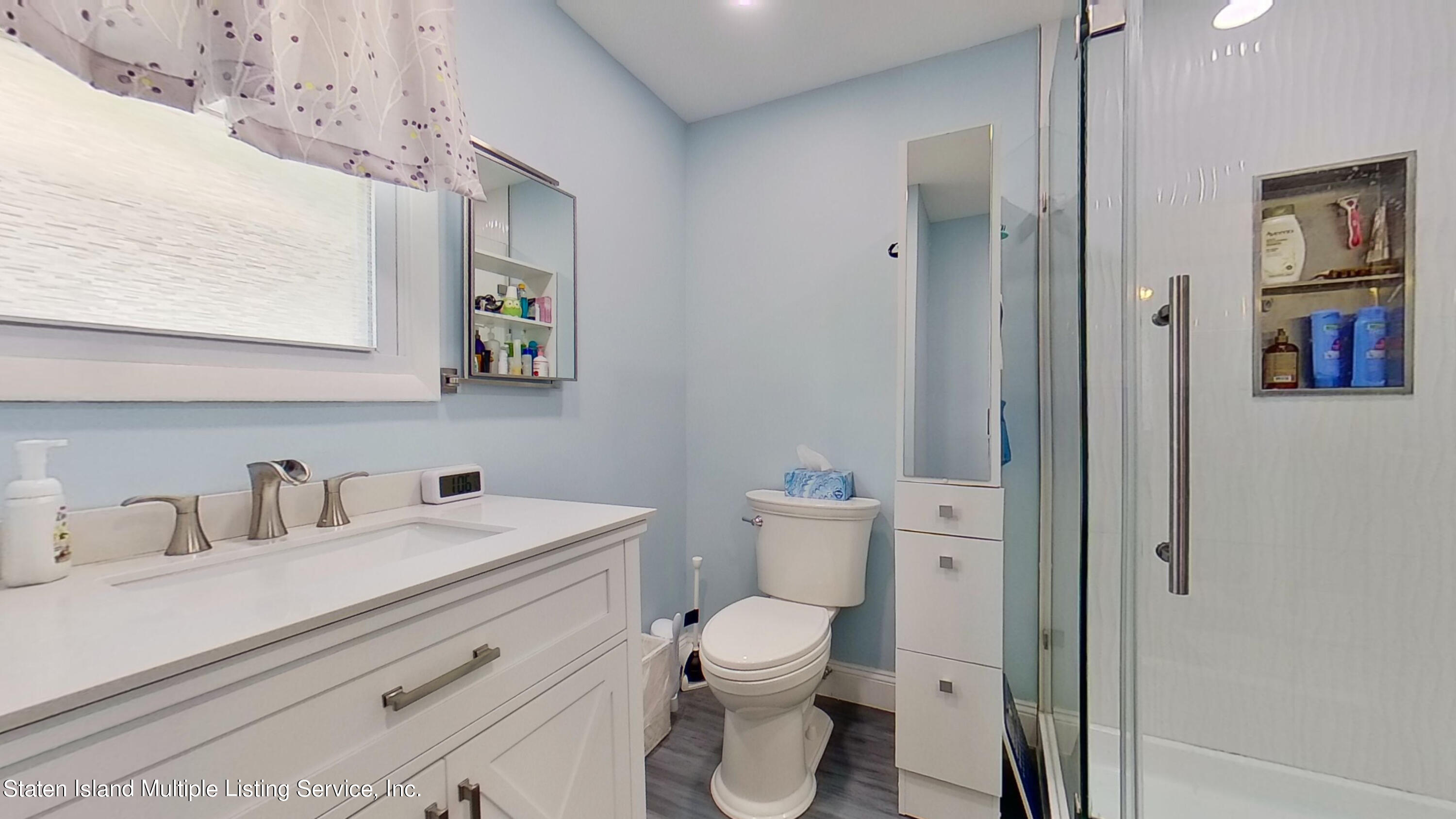 41 Rugby Avenue Staten Island, NY 10301 - Photo 27 of 45 20upstairsbath