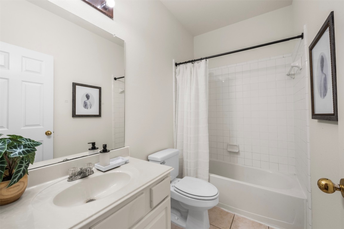 9211 Memorial Hills Drive Spring, TX 77379 - Photo 22 of 33 Secondary bathroom