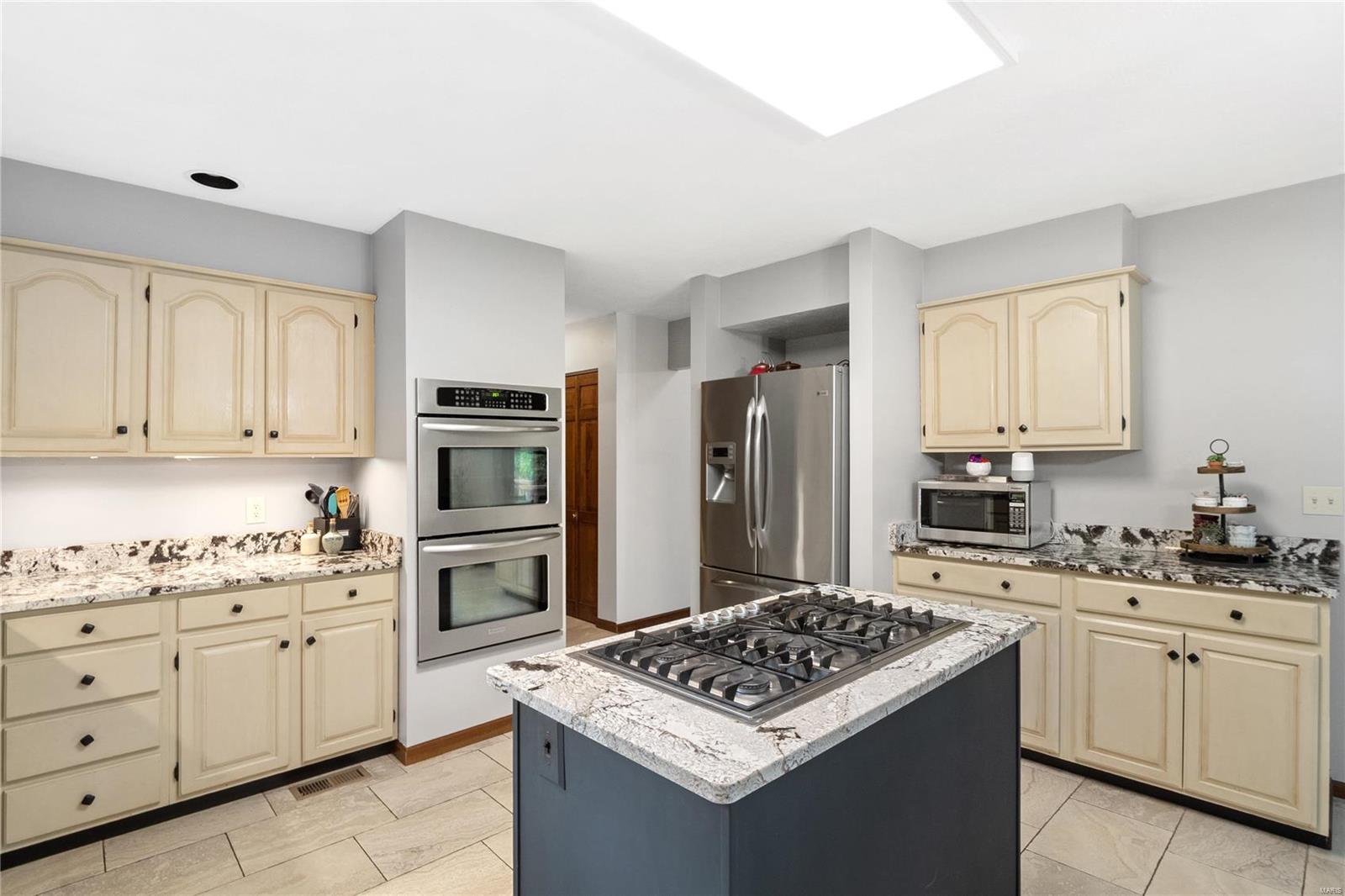 348 East Ridge Court Columbia, IL 62236 - Photo 17 of 54 Gallery Image 17