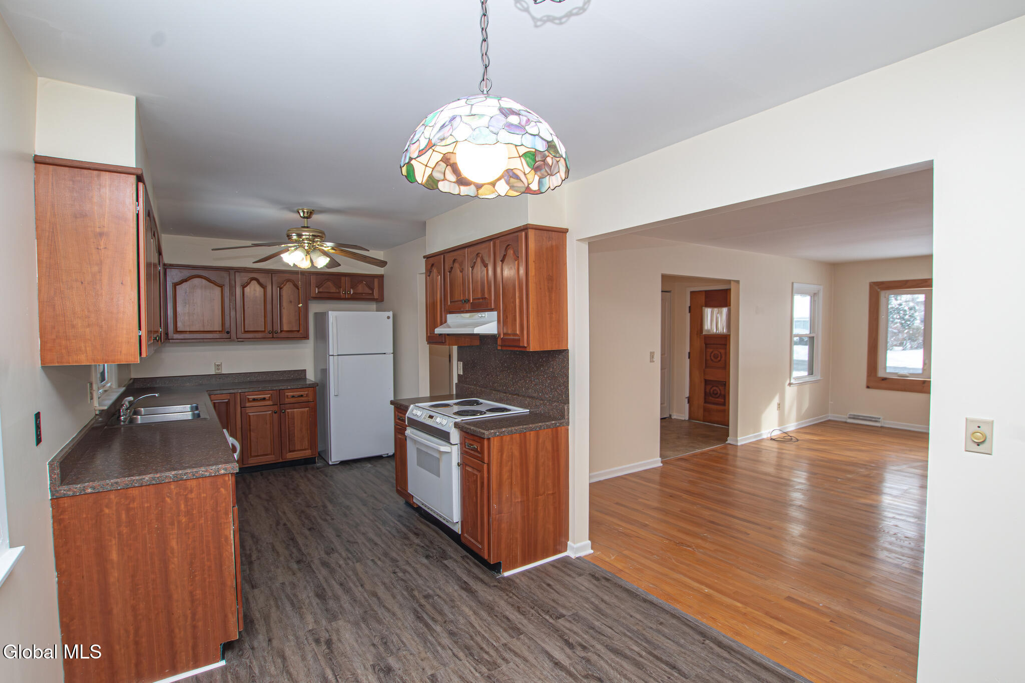 4 Rustyville Road Colonie, NY 12205 - Photo 11 of 35 4 rustyville-37