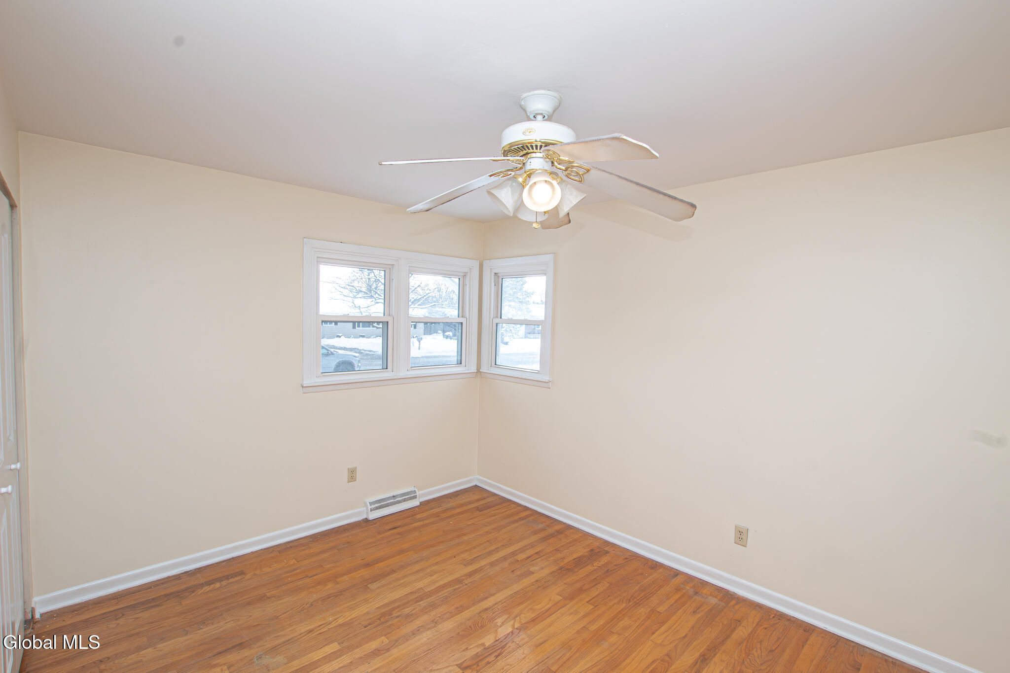 4 Rustyville Road Colonie, NY 12205 - Photo 13 of 35 4 rustyville-31