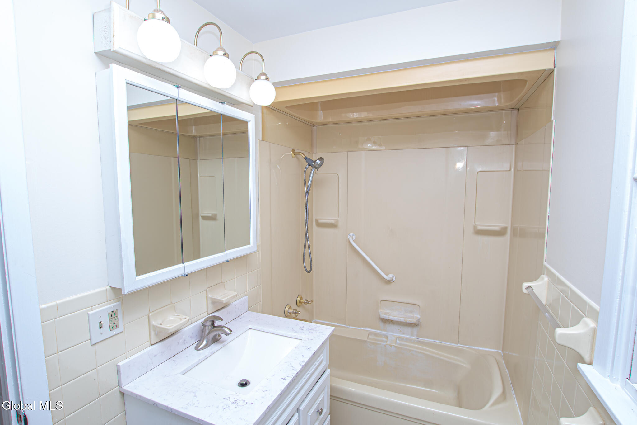 4 Rustyville Road Colonie, NY 12205 - Photo 16 of 35 4 rustyville-36