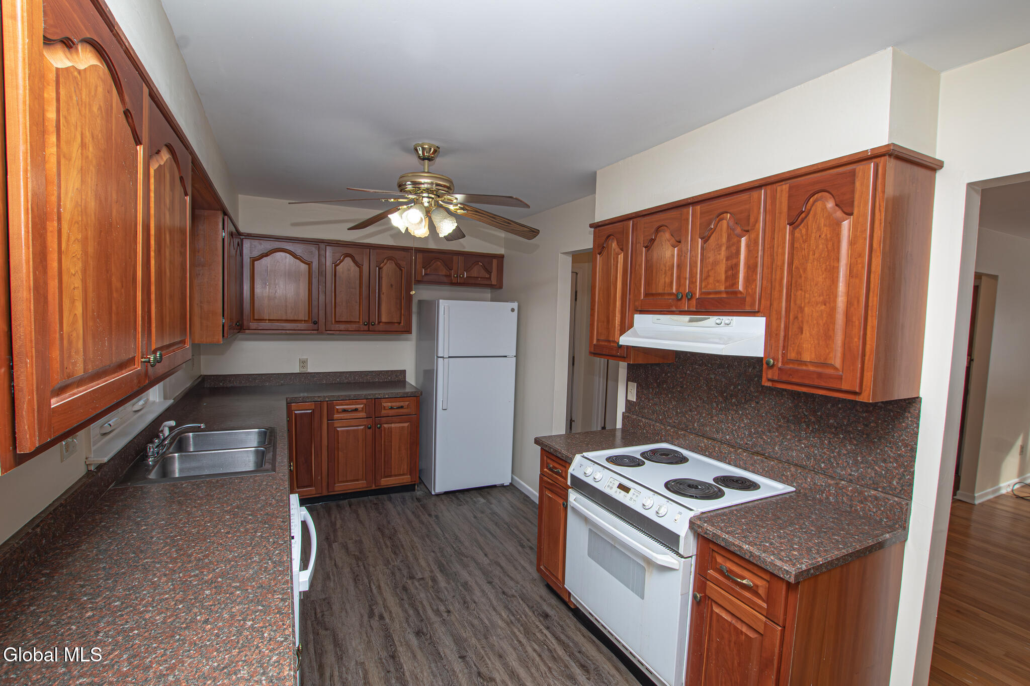 4 Rustyville Road Colonie, NY 12205 - Photo 9 of 35 4 rustyville-43