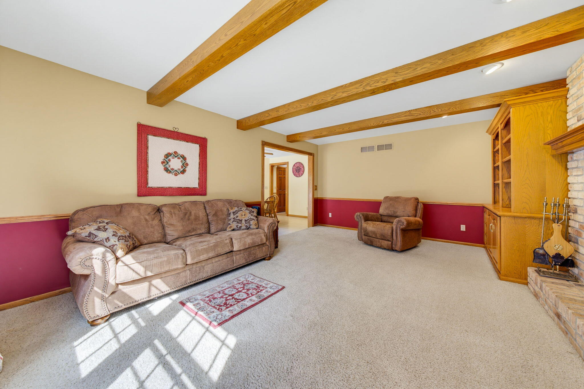 W2254 Kniep Road Spring Prairie, WI 53121 - Photo 19 of 81 Family Room