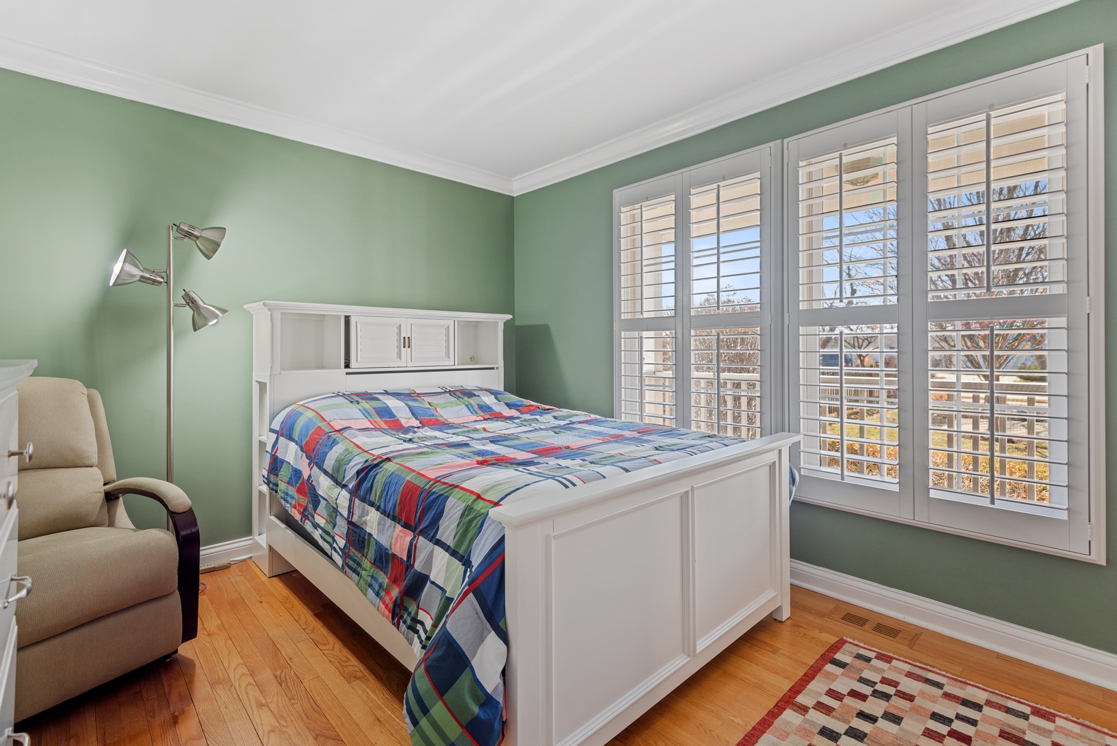 463 Green Bay Road Highland Park, IL 60035 - Photo 11 of 27 a bedroom with a bed and a large window