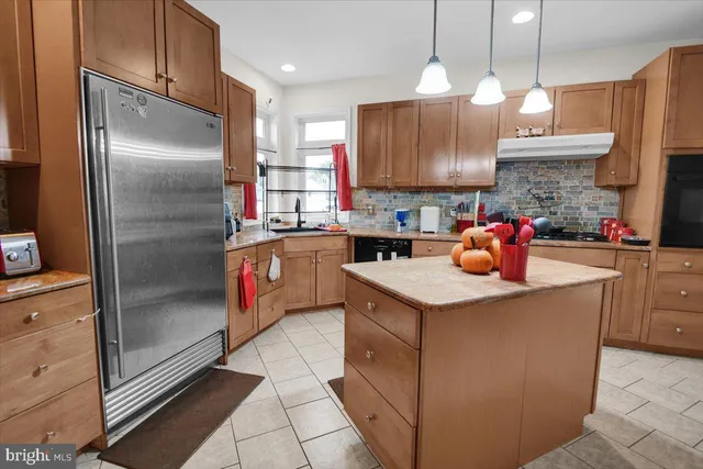 $549,900 | 12 Trimble Boulevard, Brookhaven, PA 19015