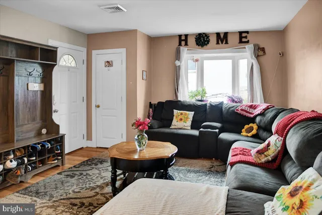 $549,900 | 12 Trimble Boulevard, Brookhaven, PA 19015