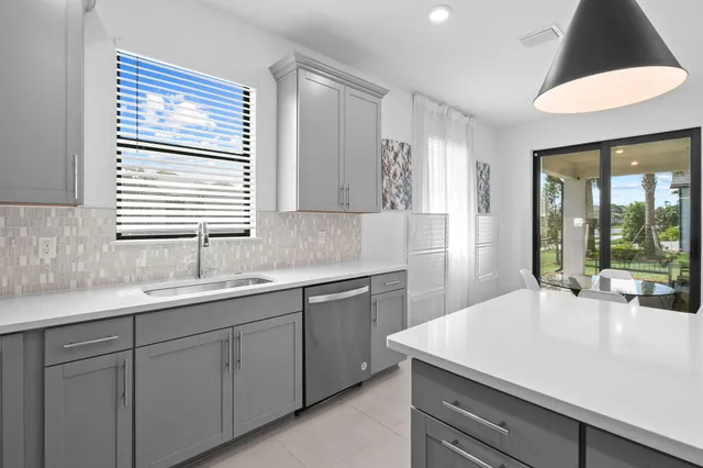 $3,400 | 758 Southeast Courances Dr Port, Port St. Lucie, FL 34984