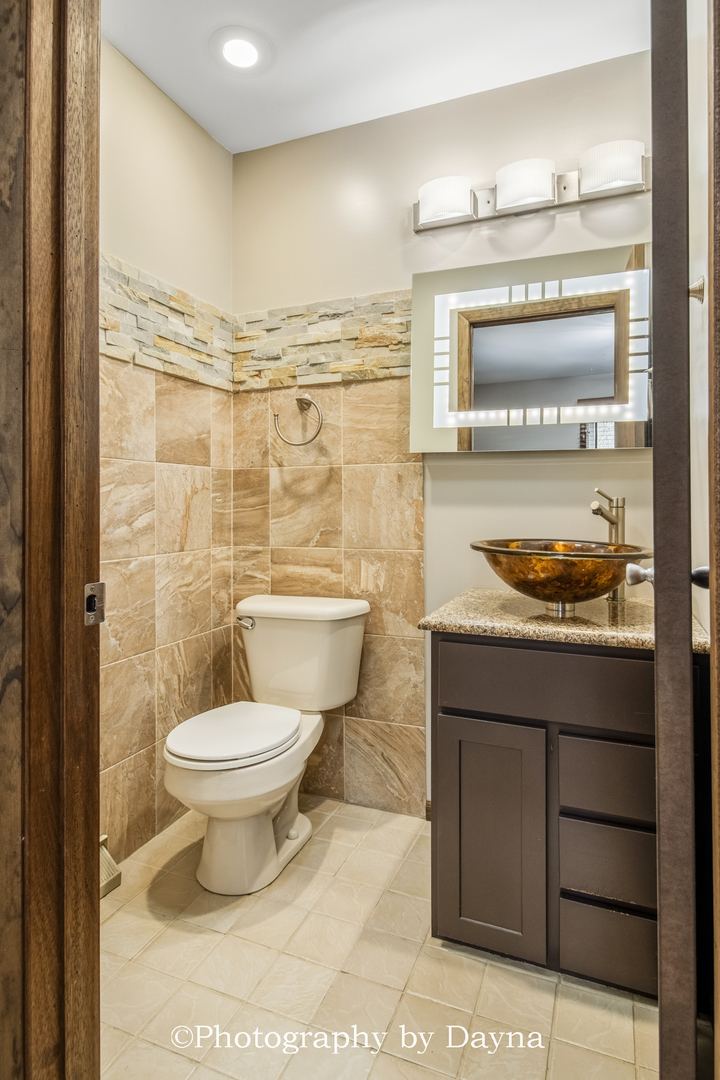 913 Southgate Road New Lenox, IL 60451 - Photo 11 of 35