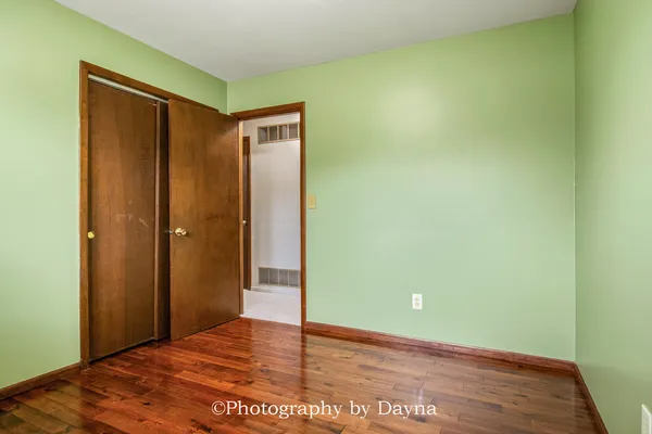 $365,000 | 913 Southgate Road, New Lenox, IL 60451