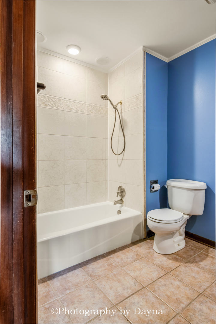 913 Southgate Road New Lenox, IL 60451 - Photo 16 of 35