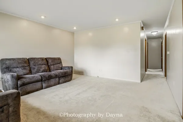 $365,000 | 913 Southgate Road, New Lenox, IL 60451