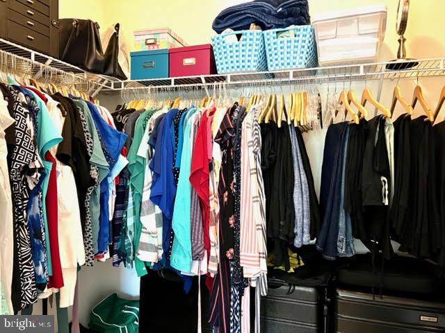 22276 Pinecroft Terrace Ashburn, VA 20148 - Photo 22 of 37