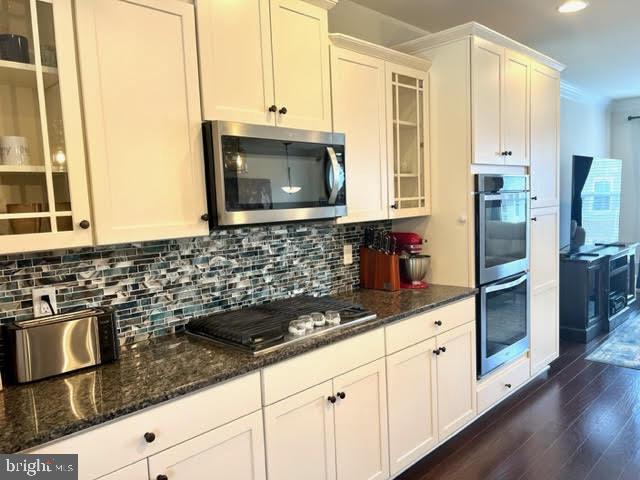 22276 Pinecroft Terrace Ashburn, VA 20148 - Photo 6 of 37