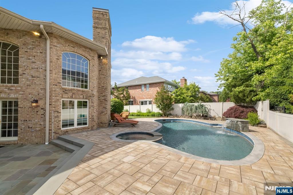 27 Roberts Road Englewood Cliffs, NJ 07632 - Photo 41 of 44