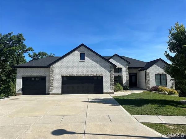 $619,000 | 222 Redmond Pines Drive, Wentzville, MO 63385