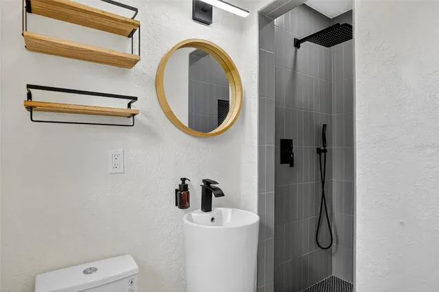 $394,000 | 832 Thalia Drive, Orlando, FL 32807